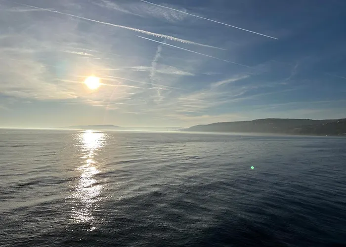 Sea Sky View Apartment *